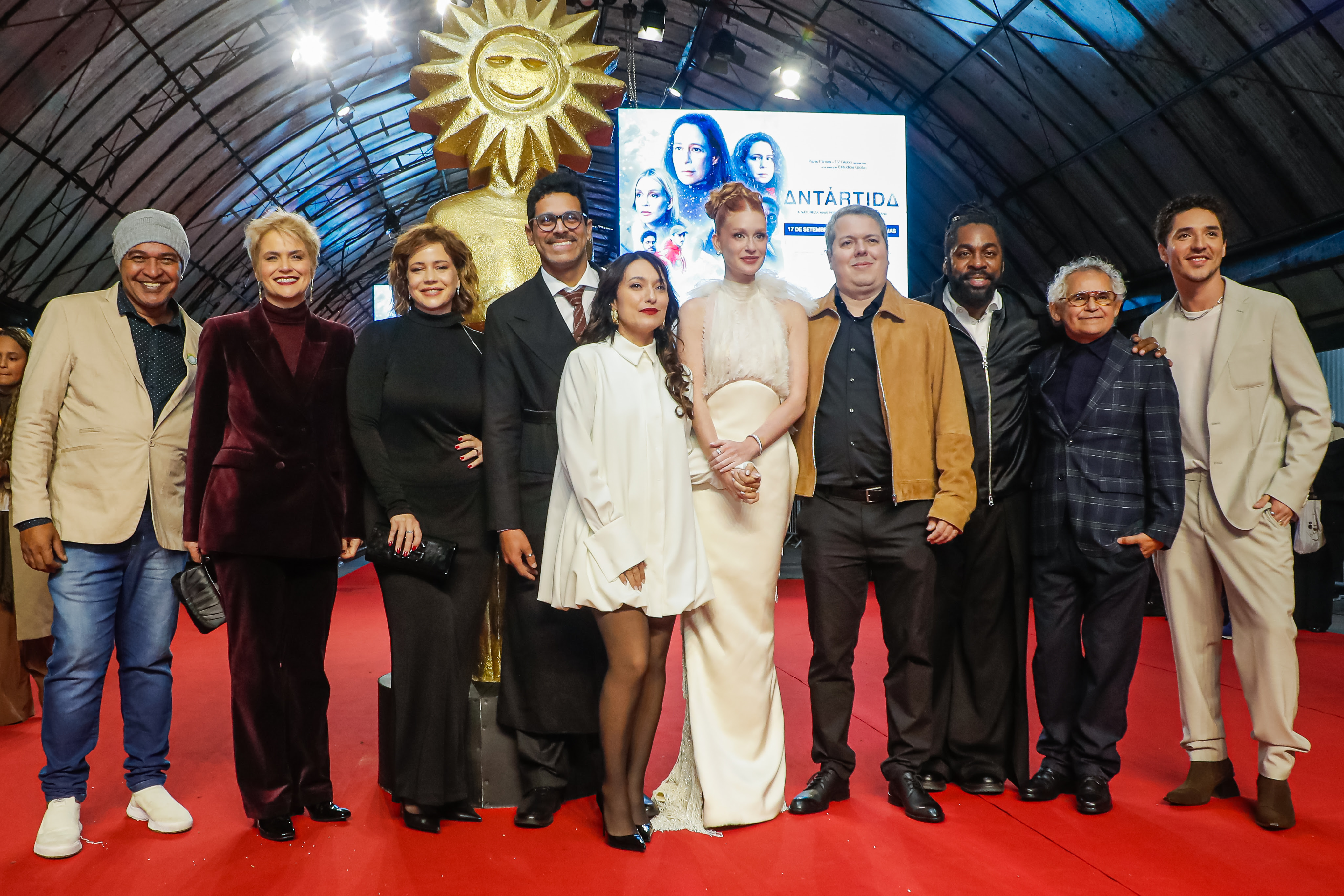 “Antártida” faz nevar no tapete vermelho do 54º Festival de Cinema de Gramado e Feito Pipa abre as mostras competitivas neste sábado(15)