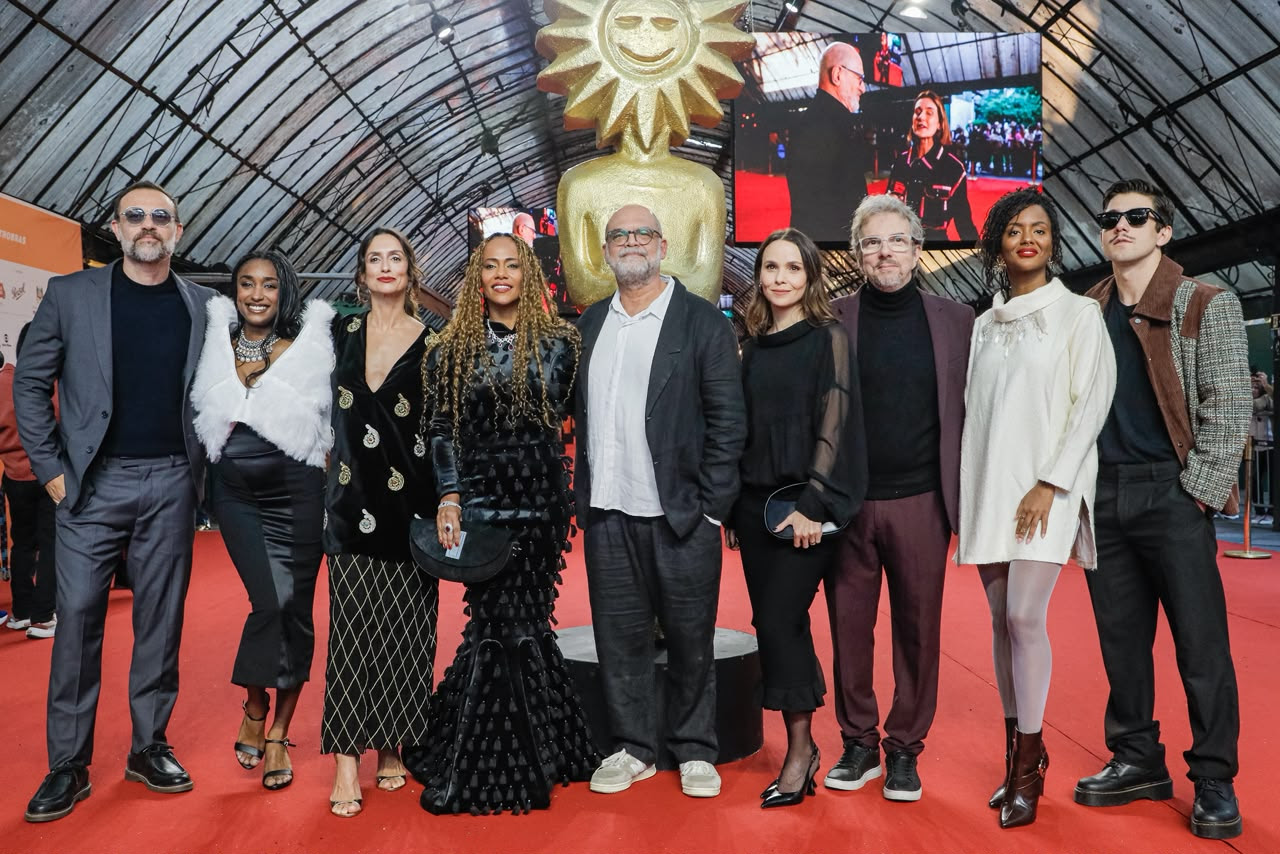 Festival de Cinema de Gramado teve estreia de “Pele de Rinoceronte”, com Débora Falabella e Naruna Costa
