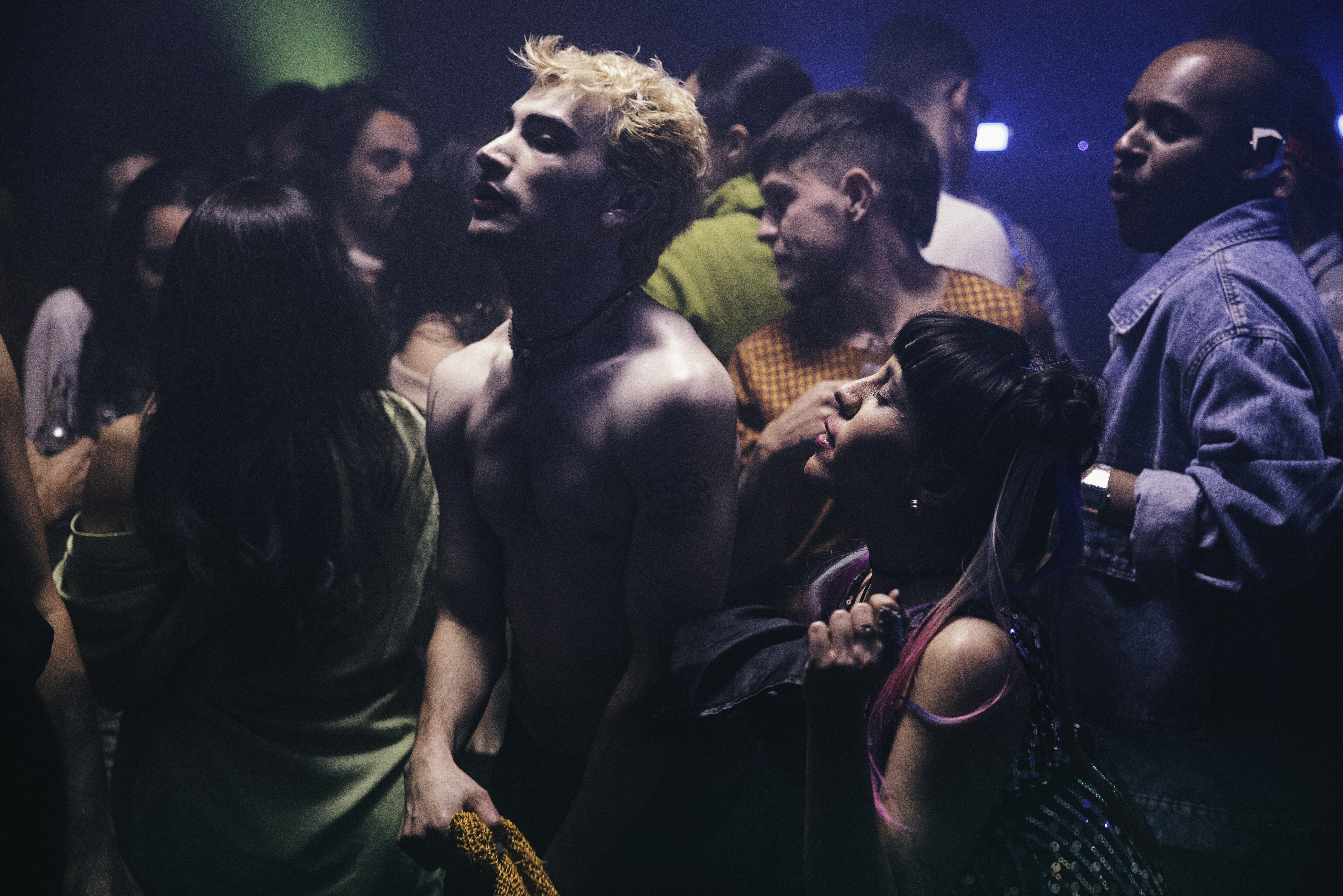 “UM PRIMEIRO LONGA INTELIGENTE E BEM-SUCEDIDO”; VEJA AS PRIMEIRAS IMPRESSÕES DE LONDON APÓS EXIBIÇÃO NO FESTIVAL DE VENEZA